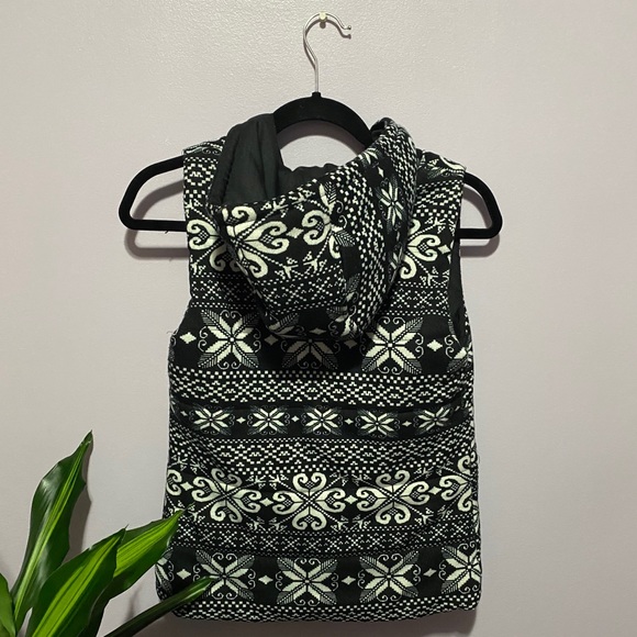 Button Up Vest Jacket - Picture 3 of 3